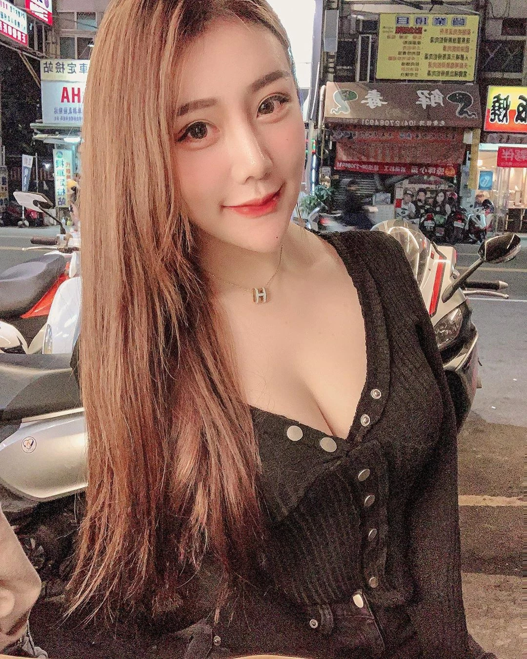 4103638.webp