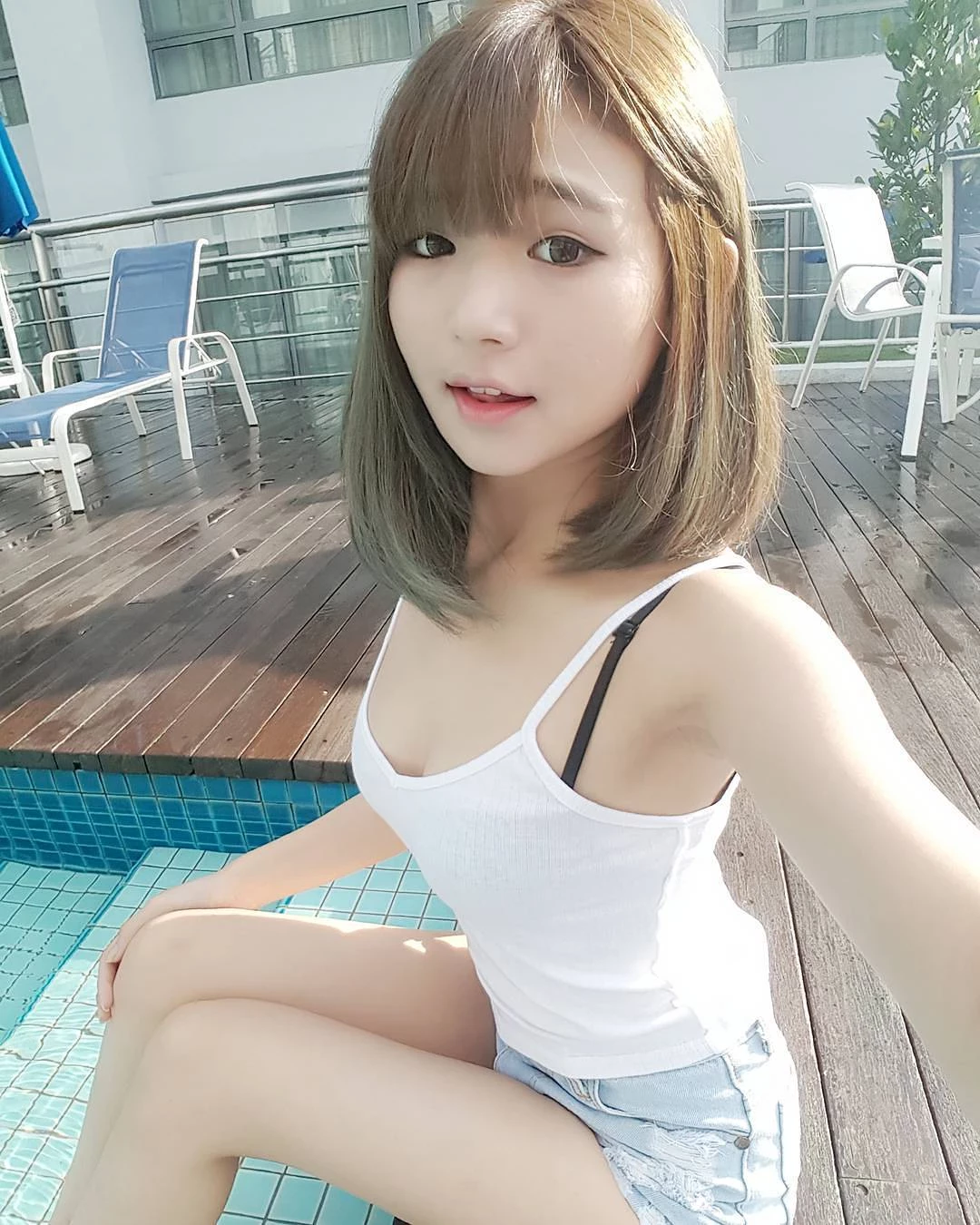 4349071.webp