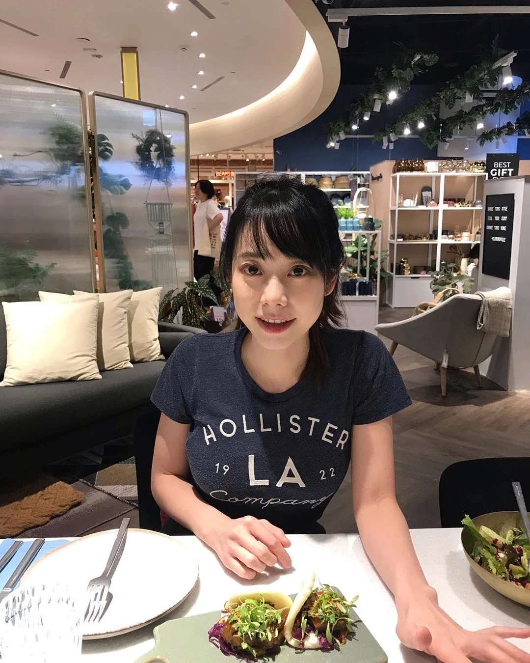 4103930.webp