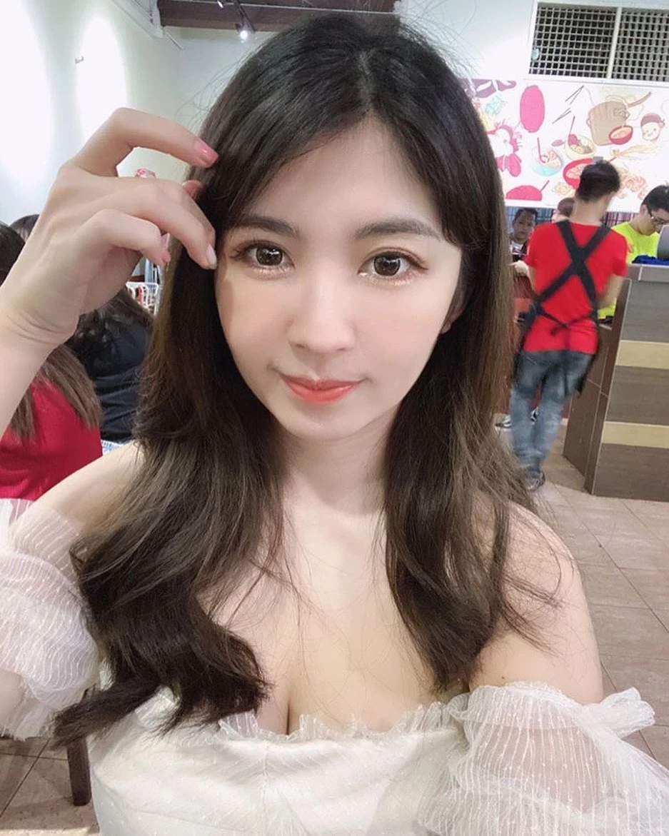 4107990.webp
