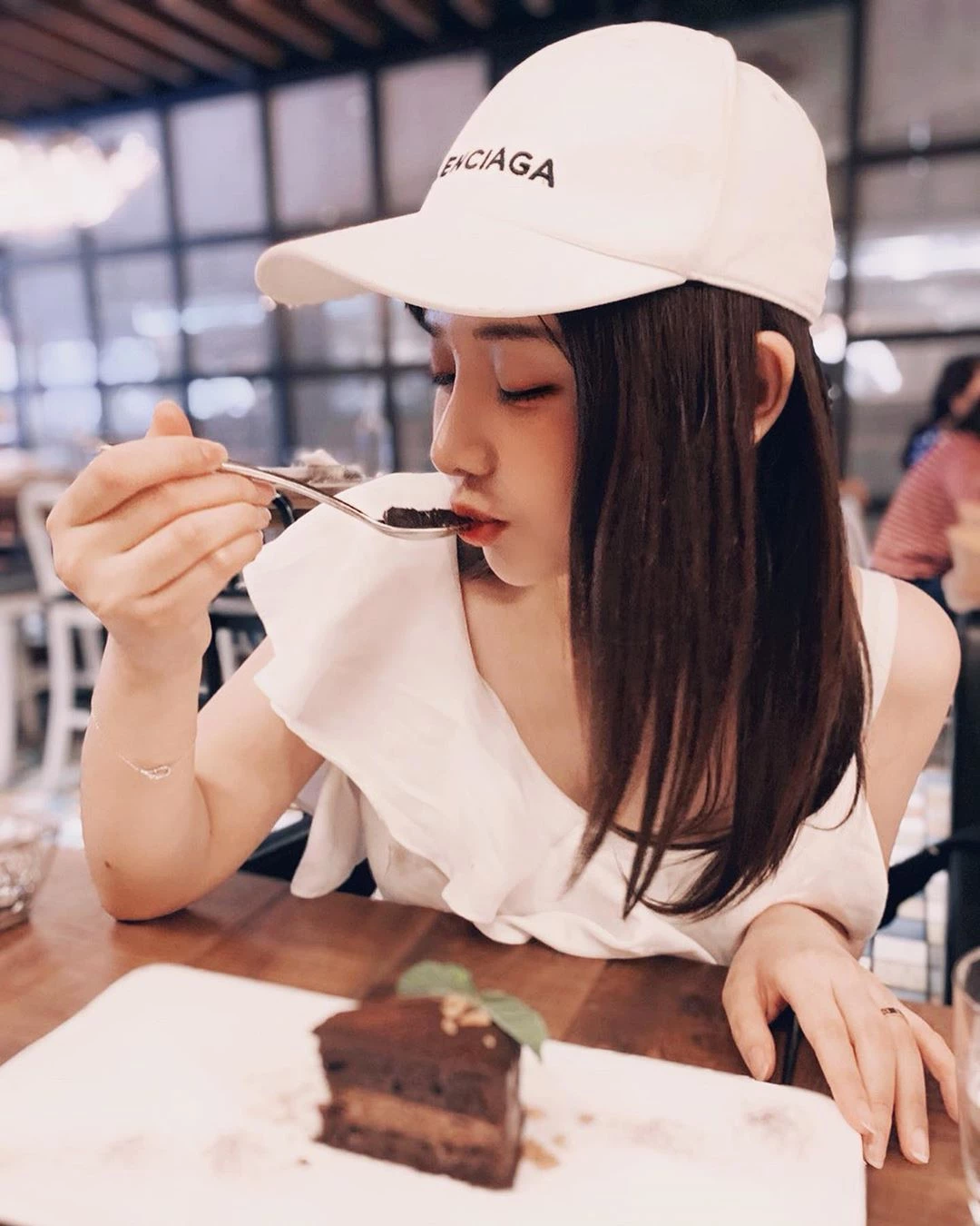 4108037.webp