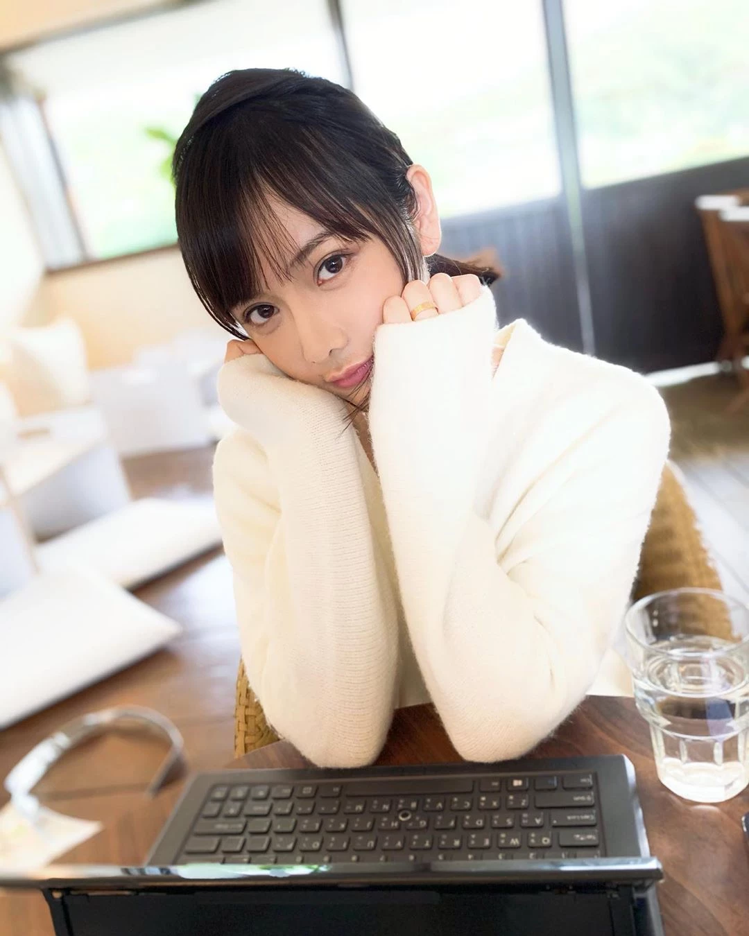 4108048.webp