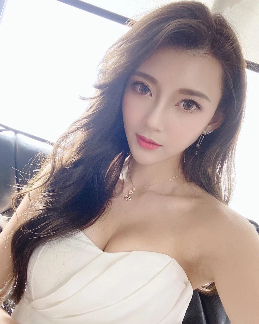 4107777.webp