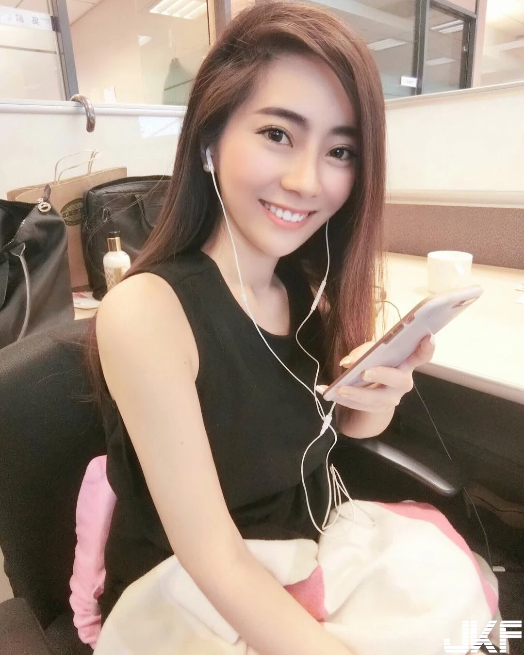 7253481.webp