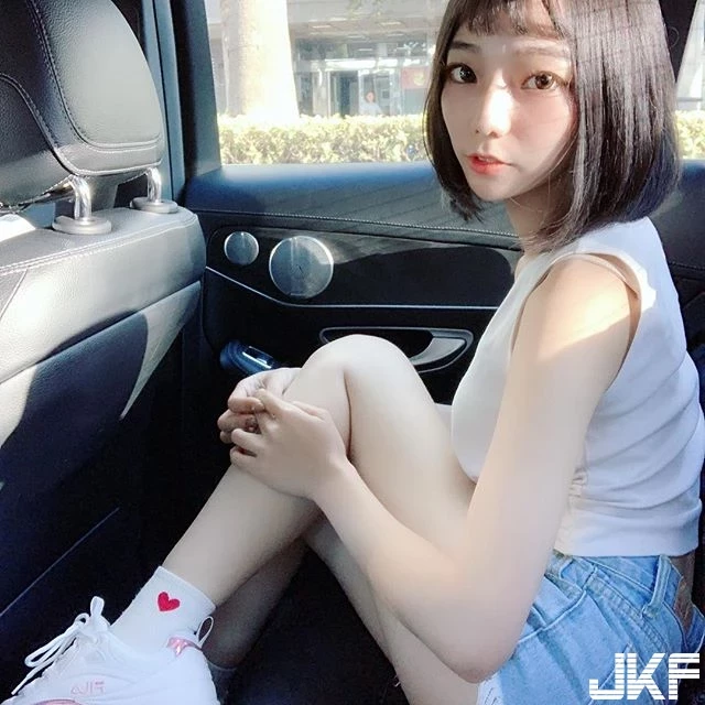 4587758.webp