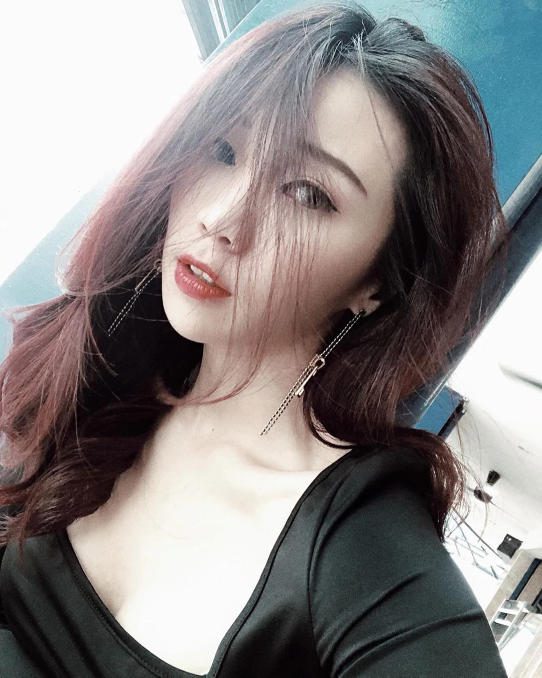 4112048.webp
