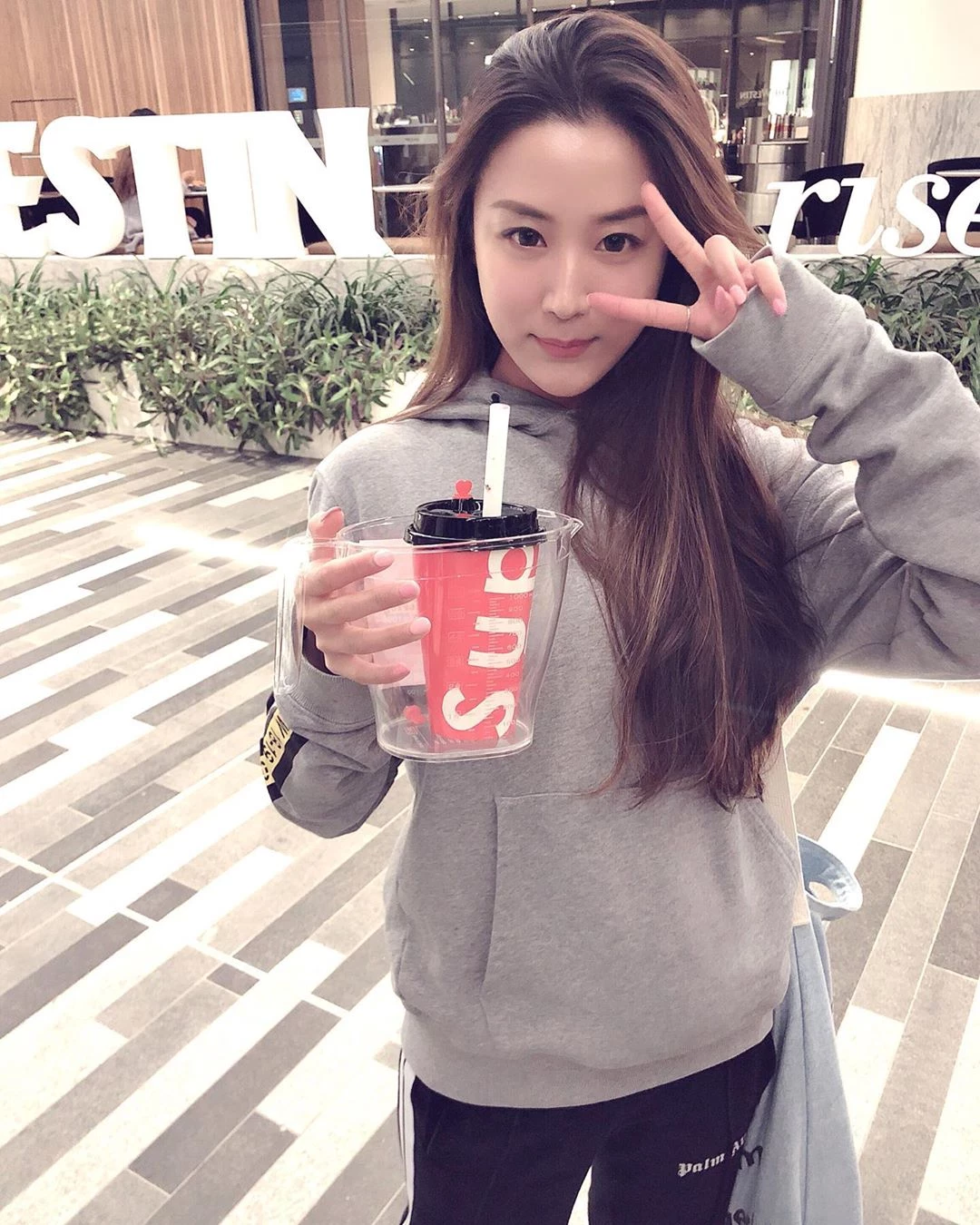 4111899.webp