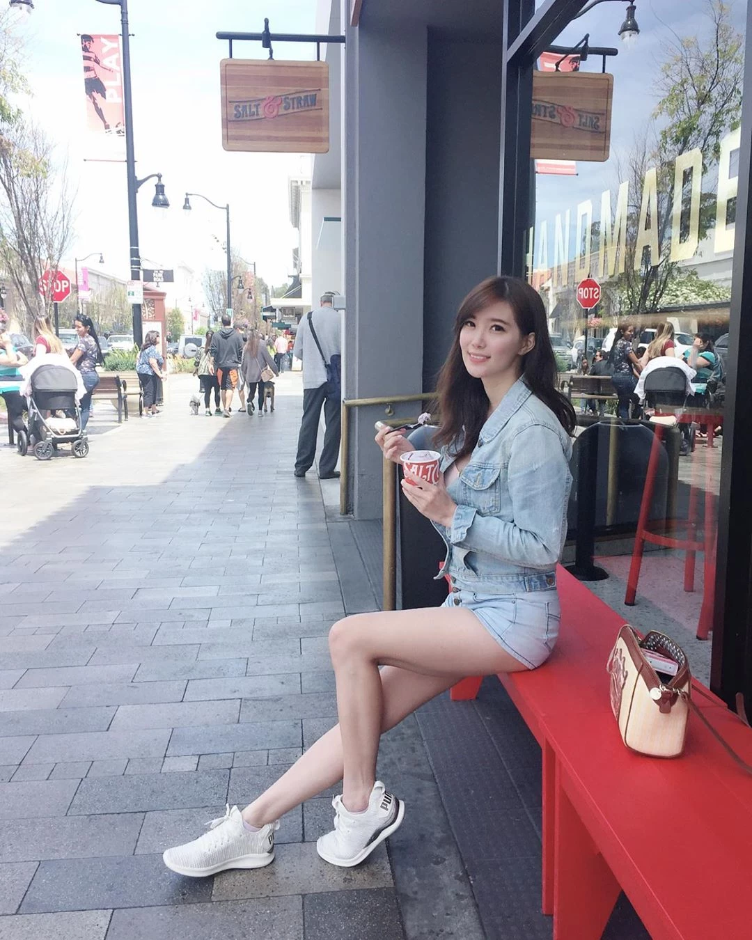 4111579.webp