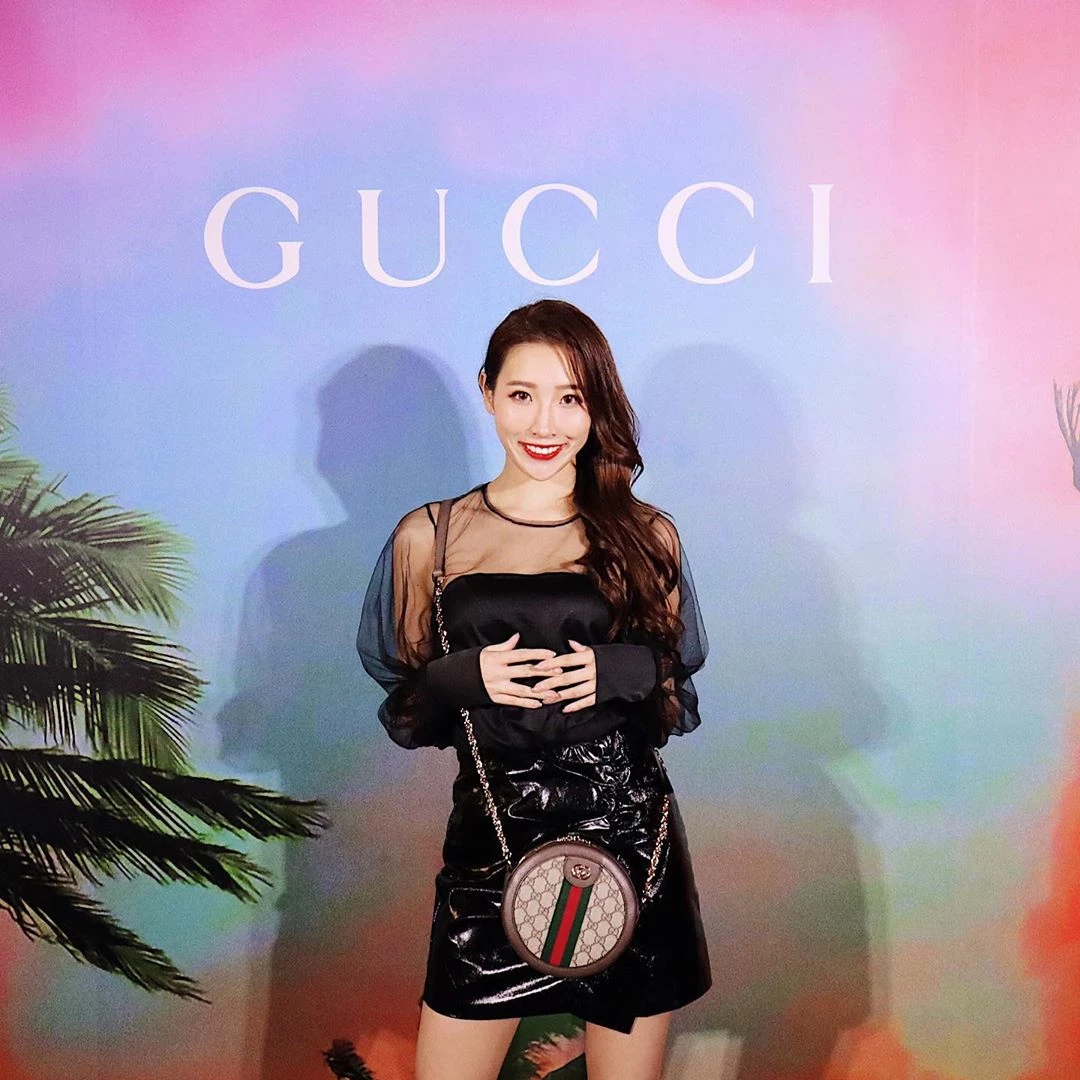 4111946.webp