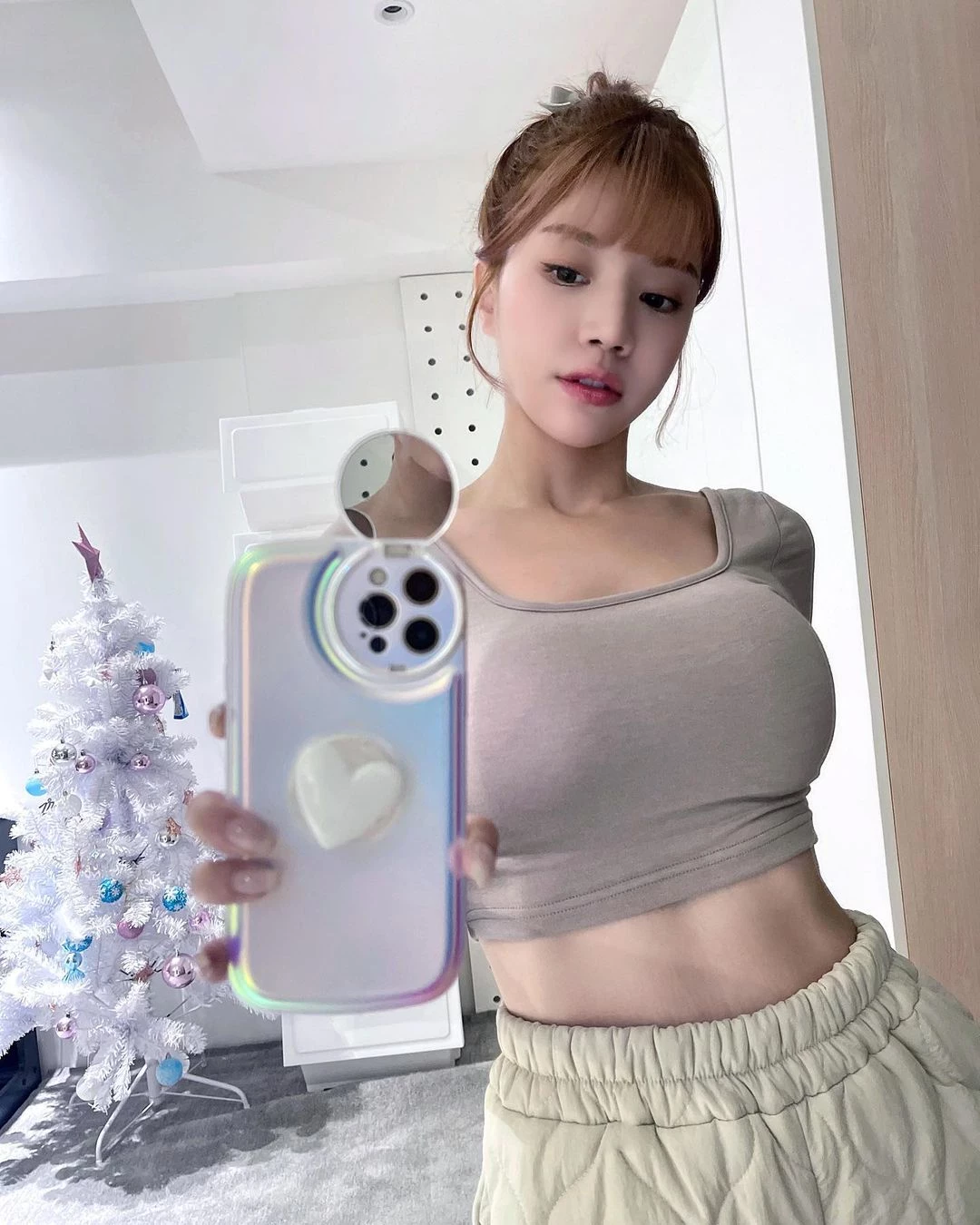 23784566.webp