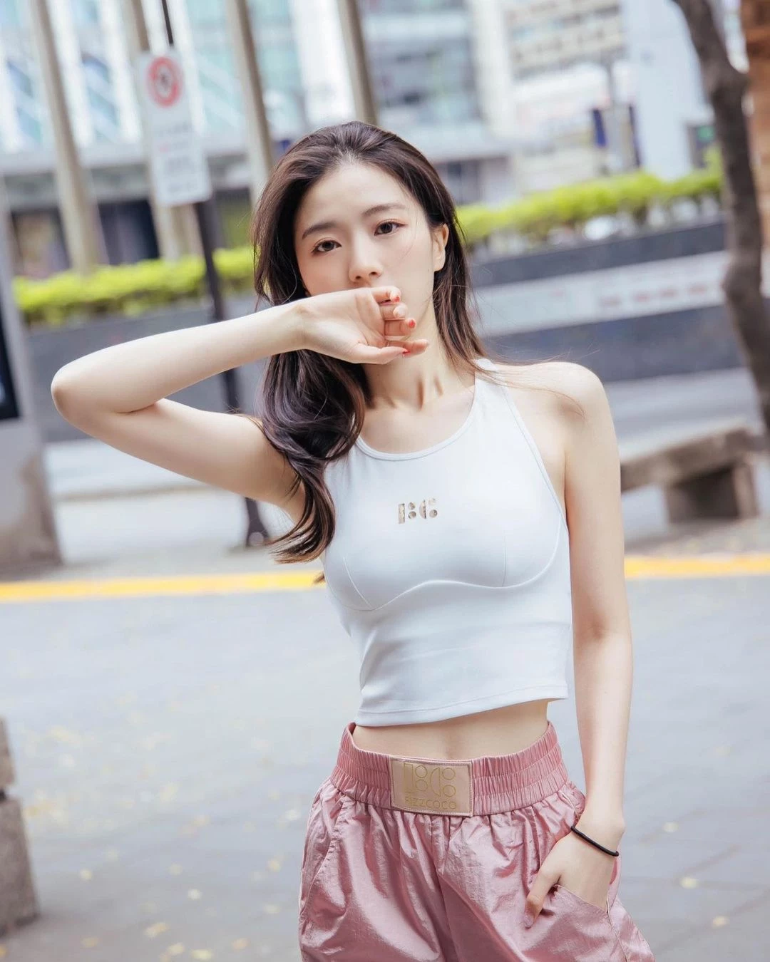 24318788.webp