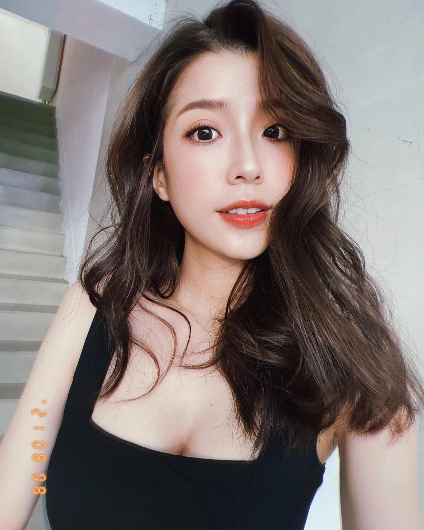 19730856.webp