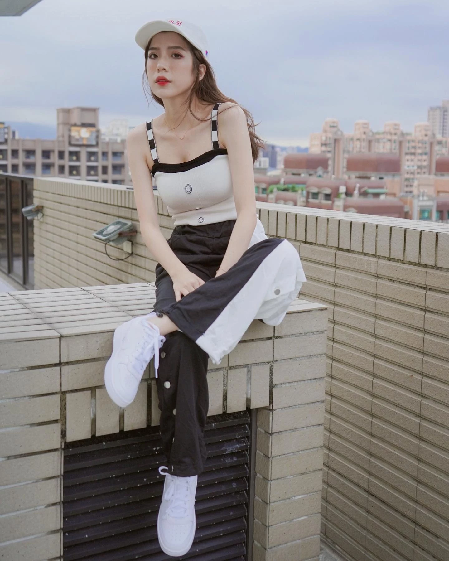 19730857.webp