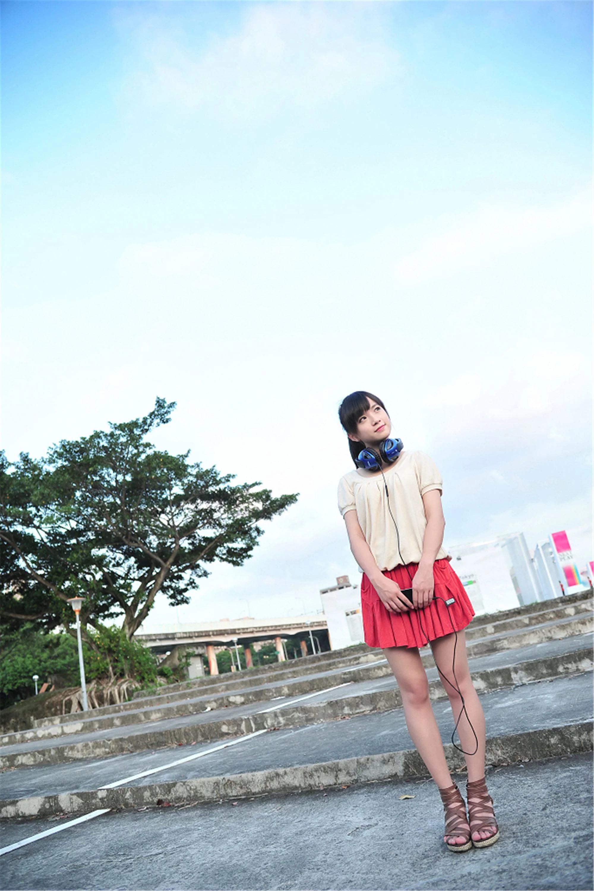 30743437.webp