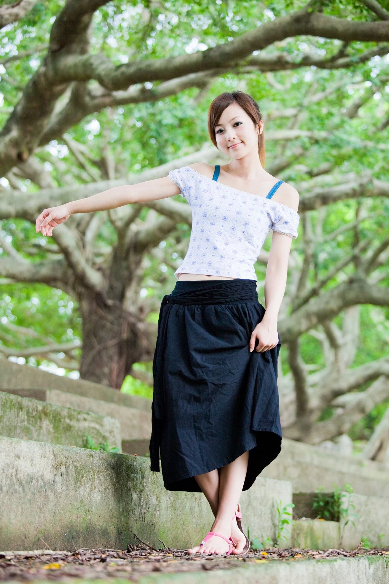30716502.webp