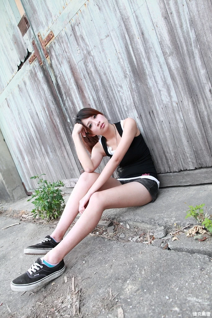 124945ieqmst1181oxqrt9.webp