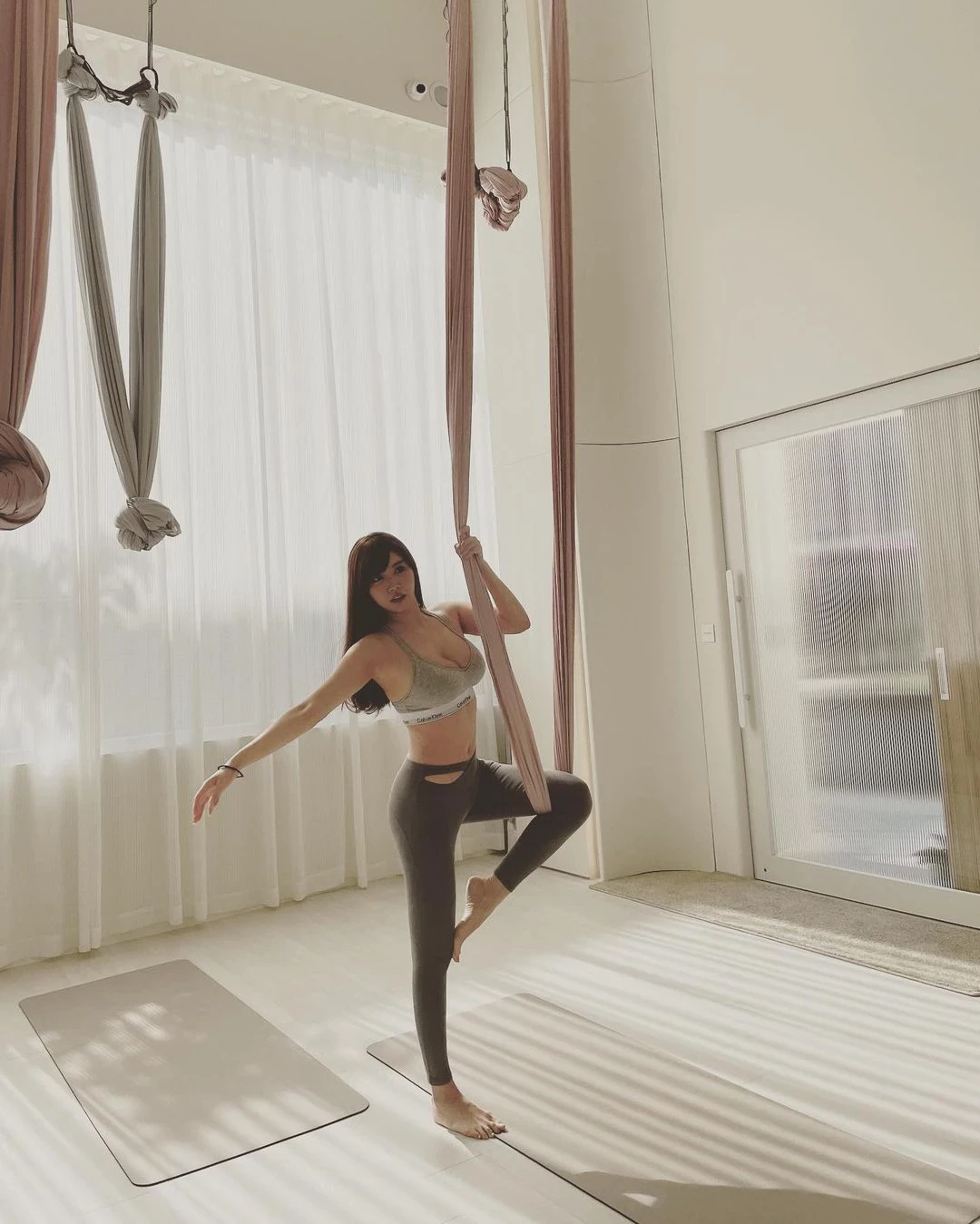 100012hvr44slsgcuiv7up.webp