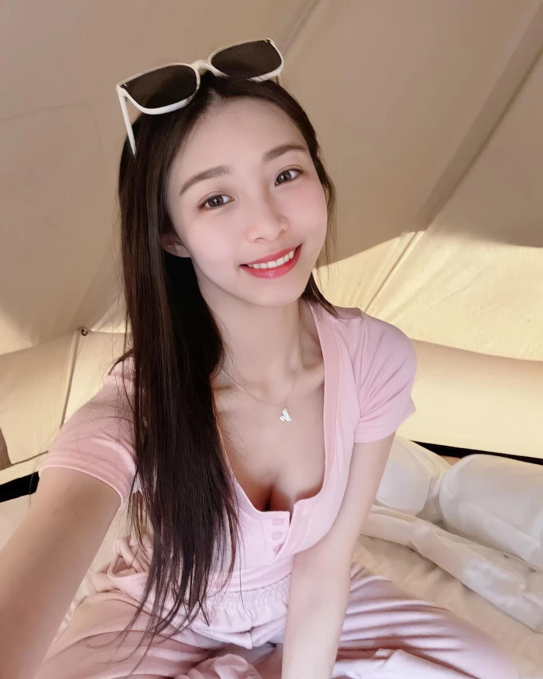 161753tan1k60ezk033s6z.webp
