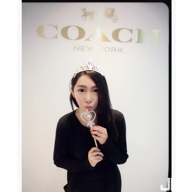 153015vom2hh7v0b3jiewj.webp
