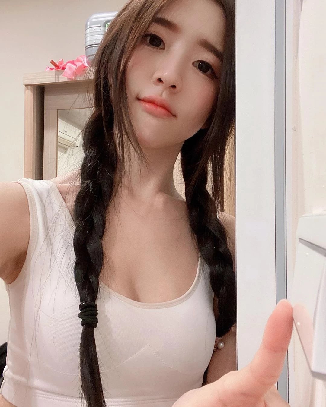 150235qd4llt4e6k9d9e6e.webp