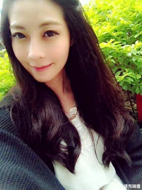 100438mn1jimpxaozs81ea.webp