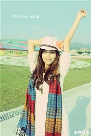 100448s844b48y43eyv542.webp