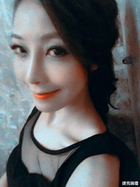 100449zg23kf8mf9c2k1cf.webp