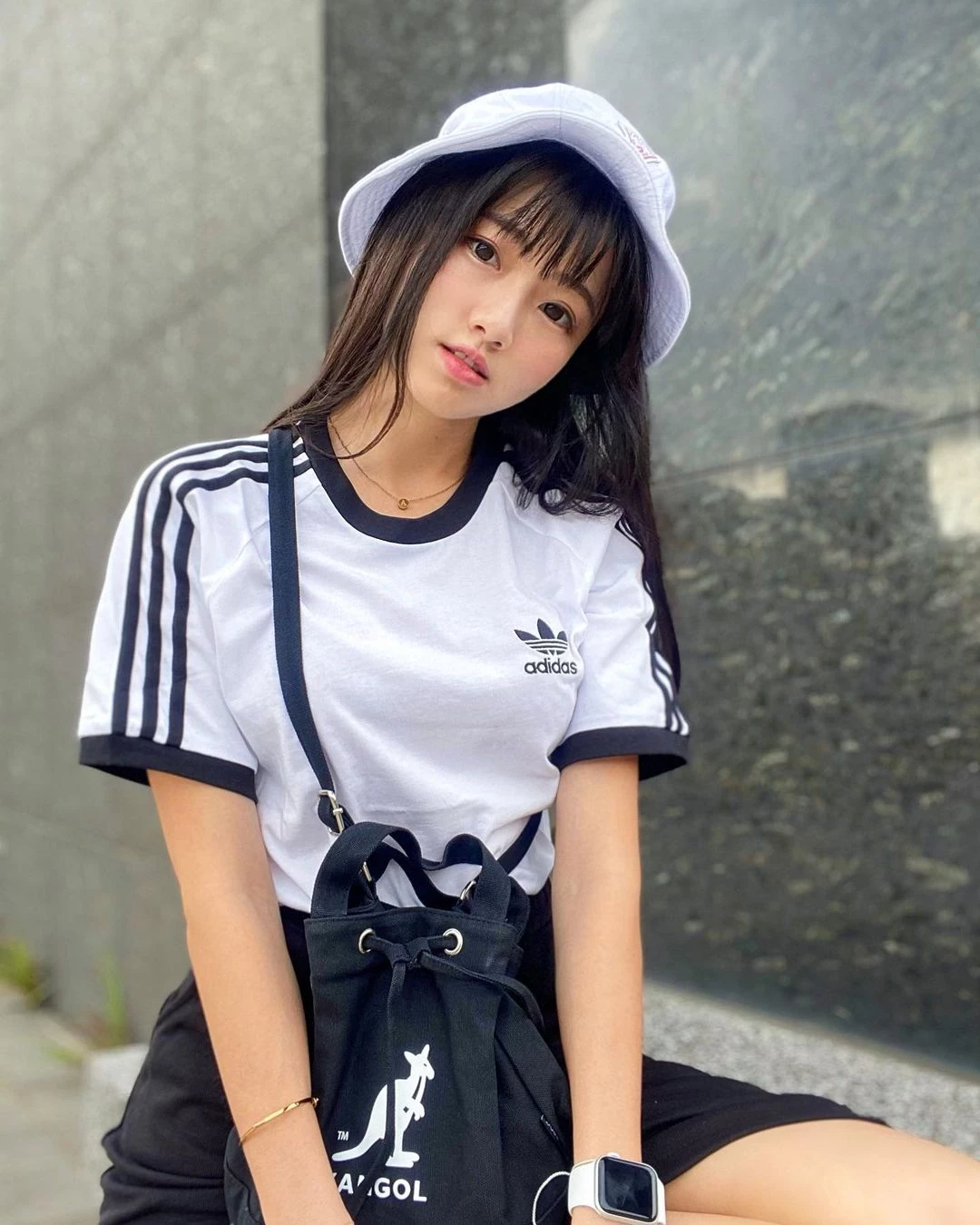 160012lcss3jb3v3yymu7y.webp