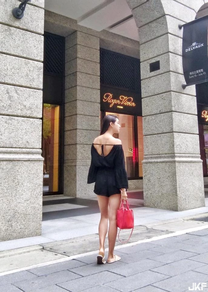 152328g5424him0bkf1k24.webp