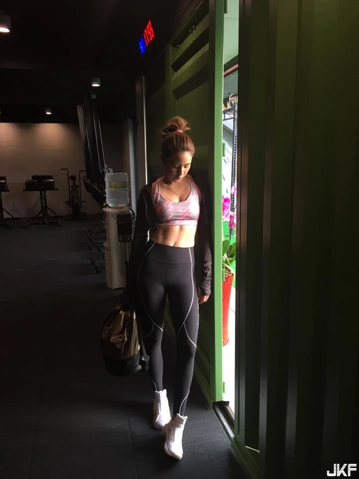 152341e2us6cosfhubar9d.webp