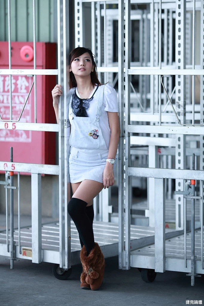 114403fy4ywrhd5705465d.webp