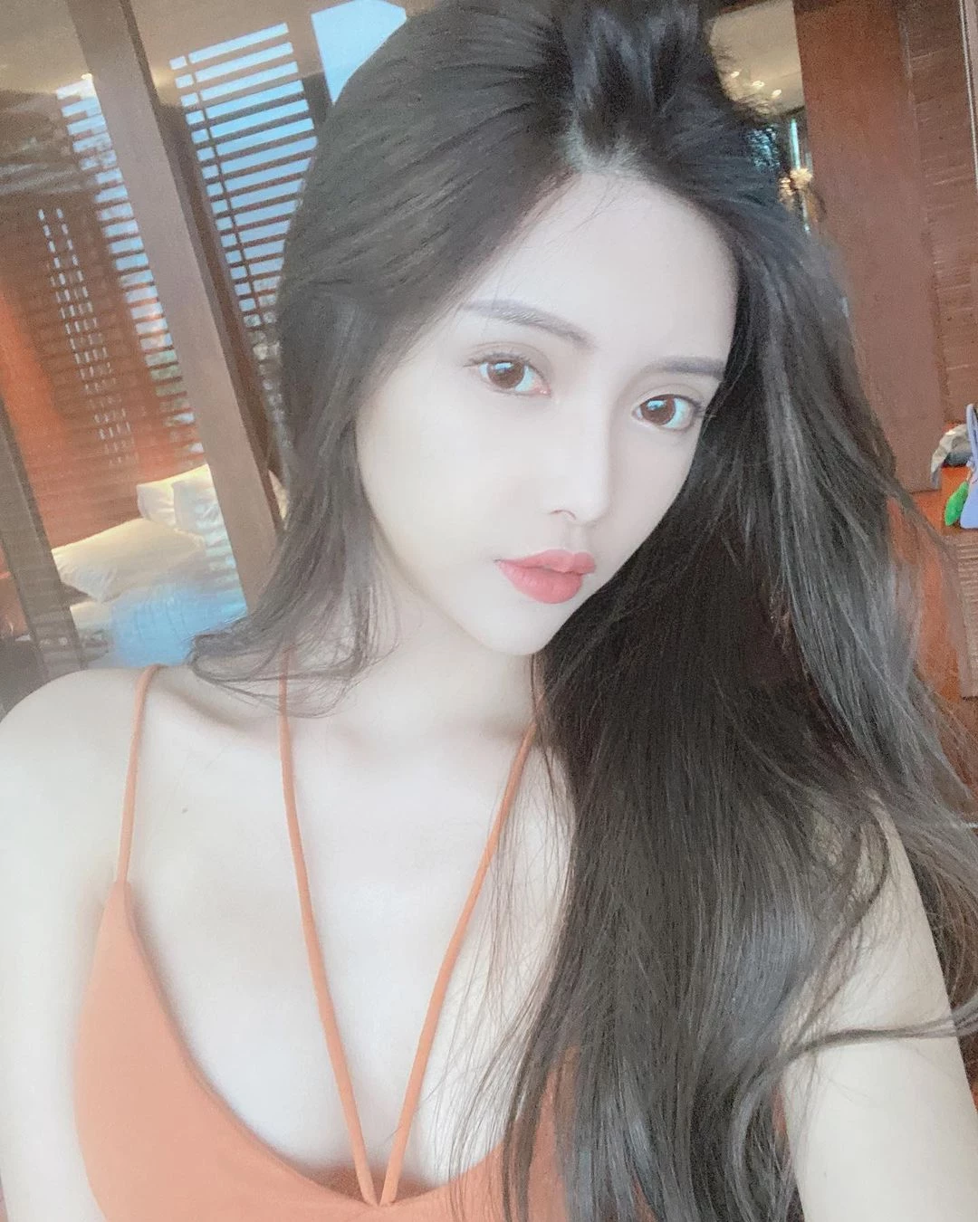 155001p146vrv88zacb8tq.webp