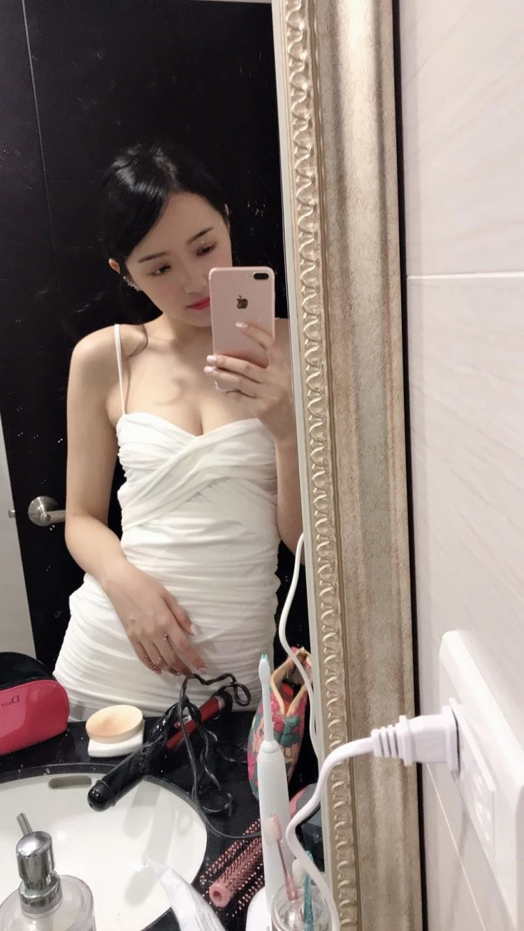 174426i03pun20syb6pz0n.webp