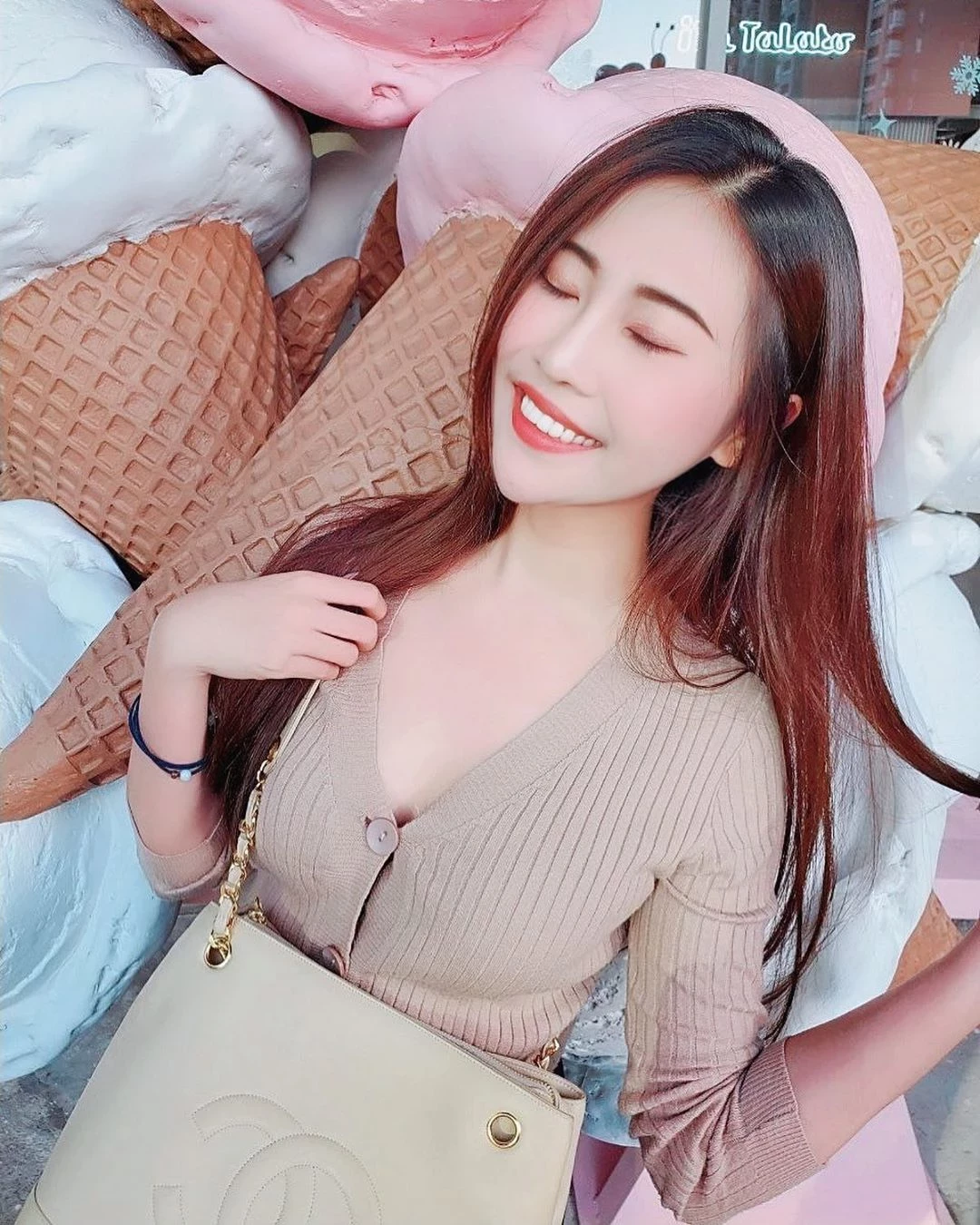 165853vr2iczeucgqicytc.webp