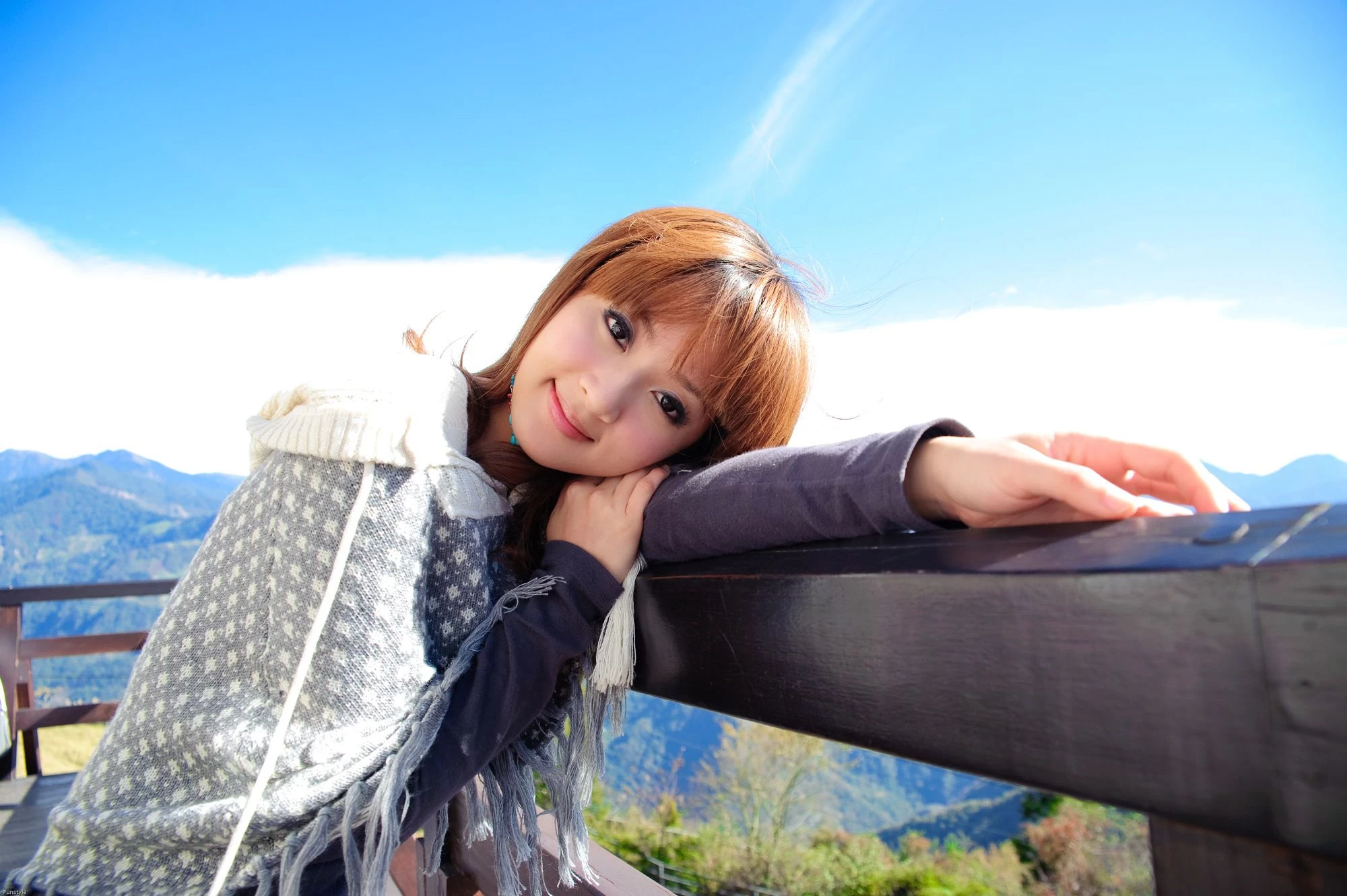 30715390.webp