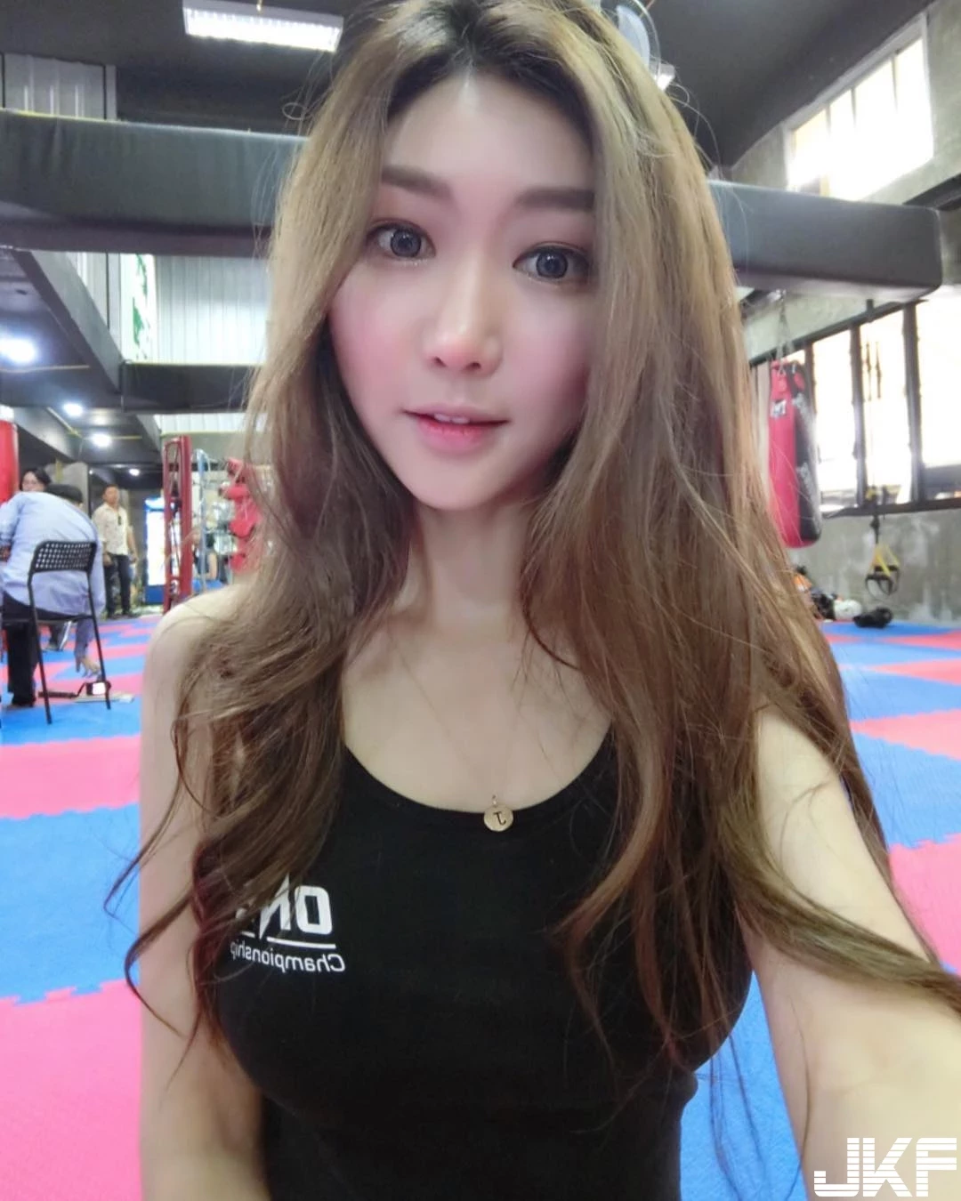 173830k877f7u3qqho8xsl.webp