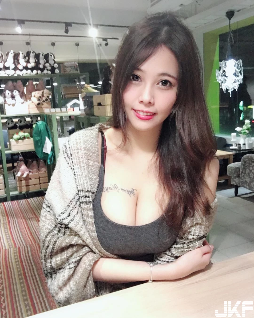 195059o667fzk06at72c7t.webp