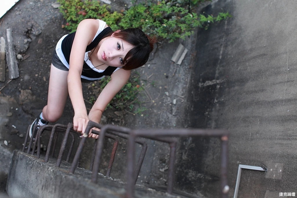 165855k6vv55tvgoucfvvx.webp