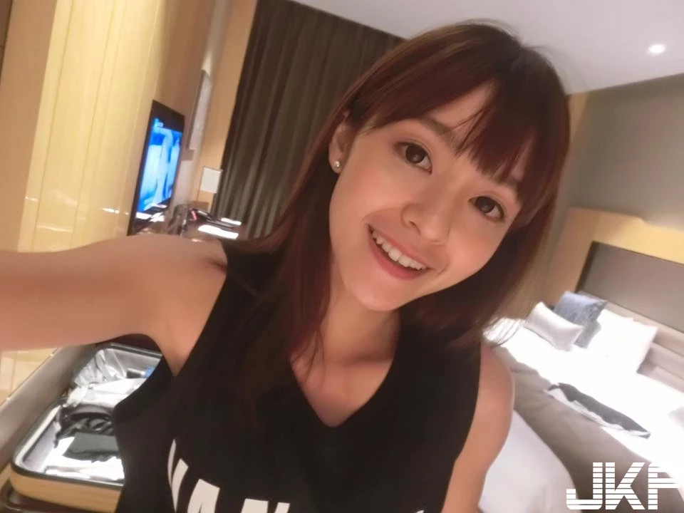 193424giyiuyuiouzyyu90.webp