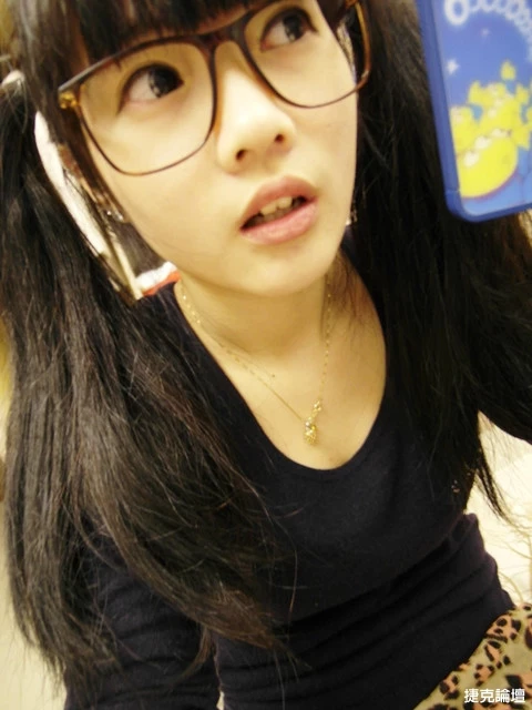 155916at81emii1crml7bs.webp
