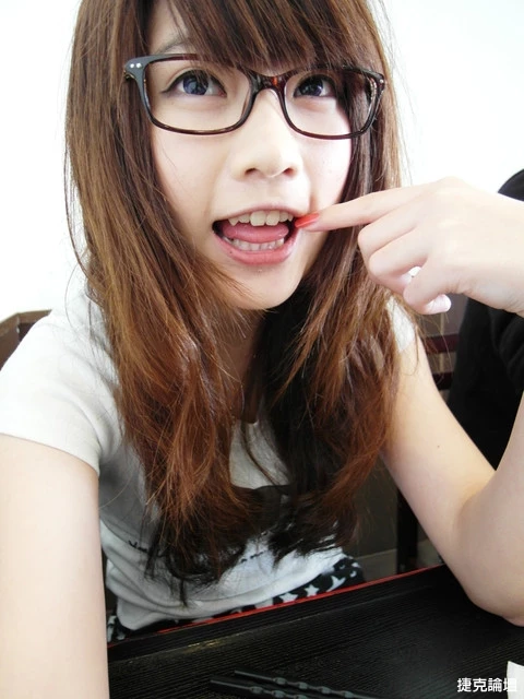 155949q8vmr9vz1lrehhkv.webp