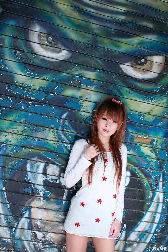 101957f45i04865683l0x8.webp