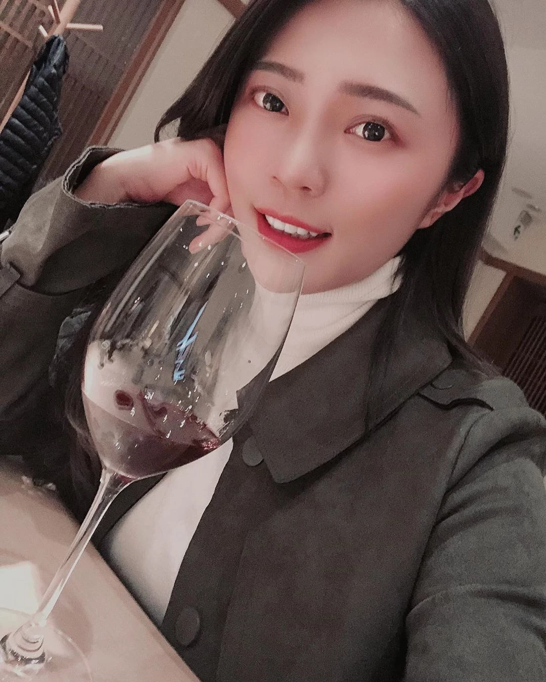 100040bk17djaujajwyw6j.webp