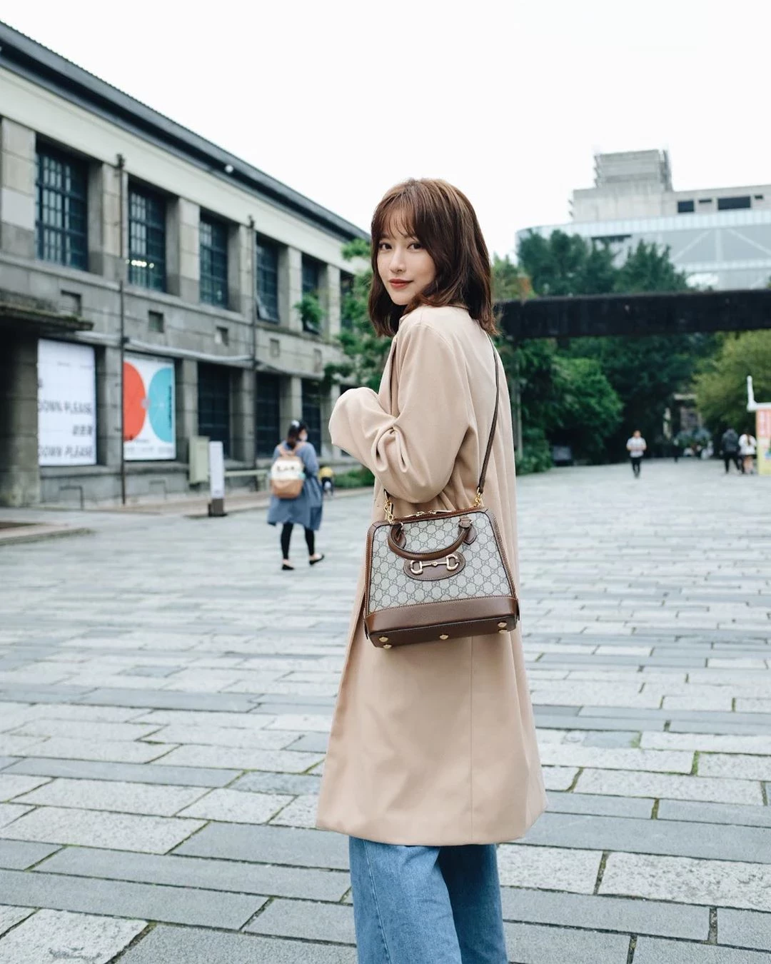 144415s04topg2120su696.webp