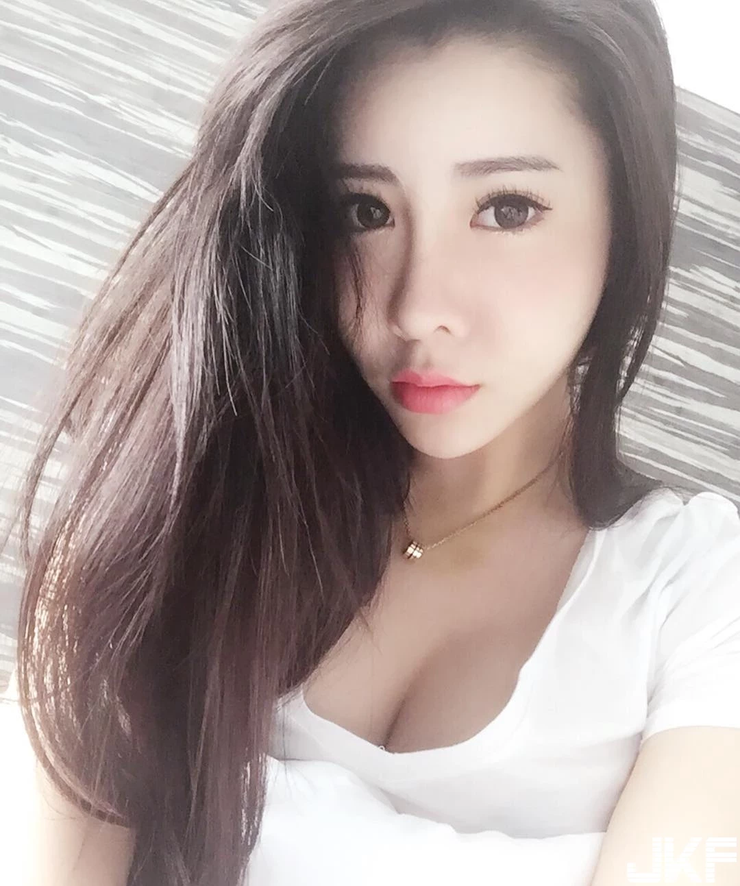 112810j7s6d6dmcs7a2lo2.webp
