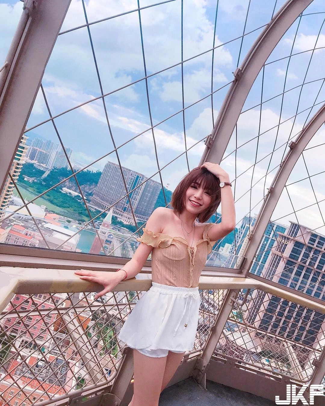 185813tcb3csojjcye10co.webp