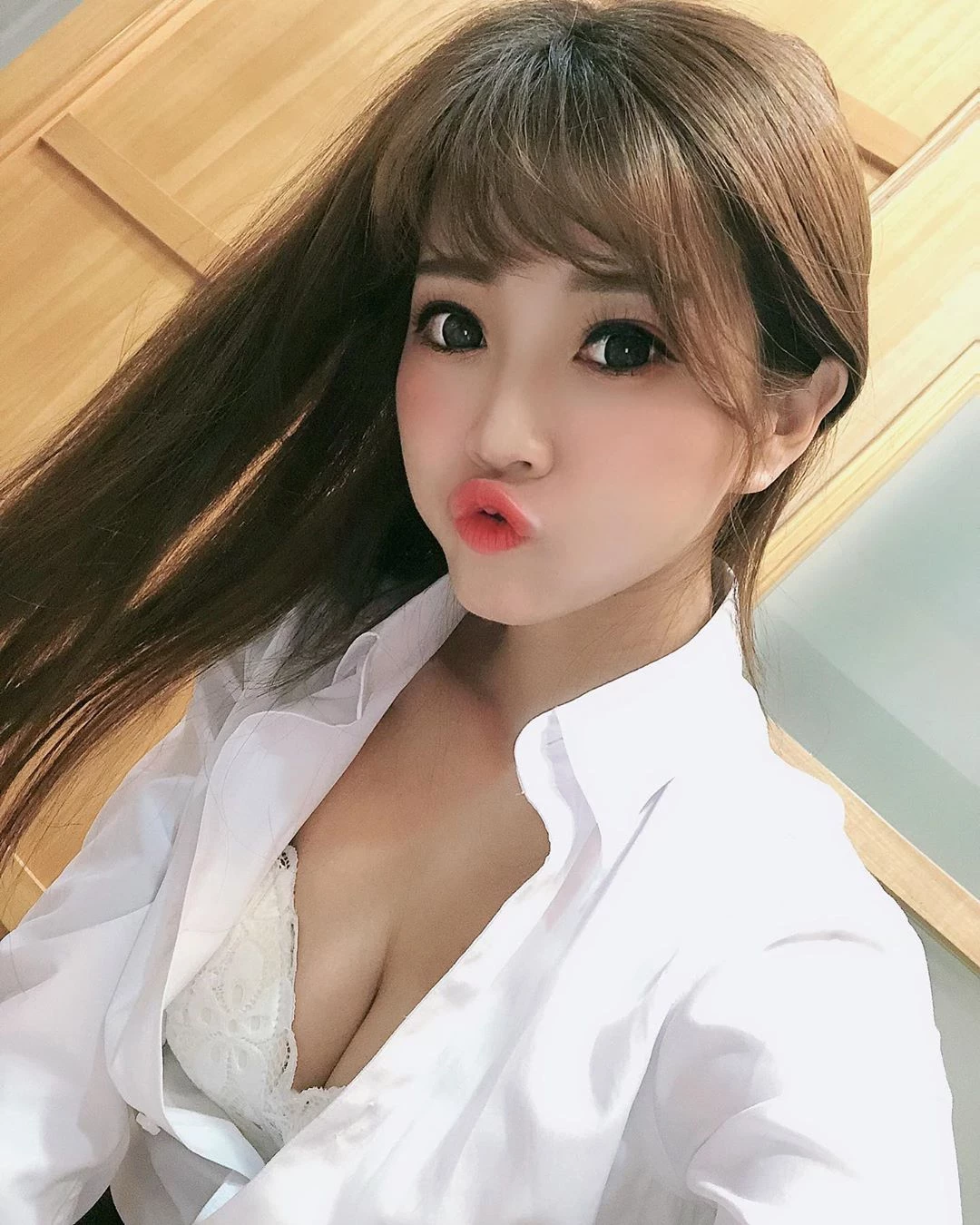 4055643.webp