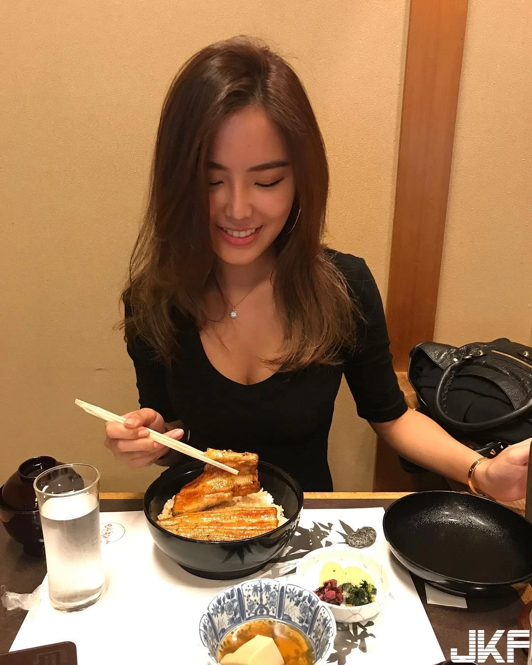 193422cc77ahxqohjbchs3.webp