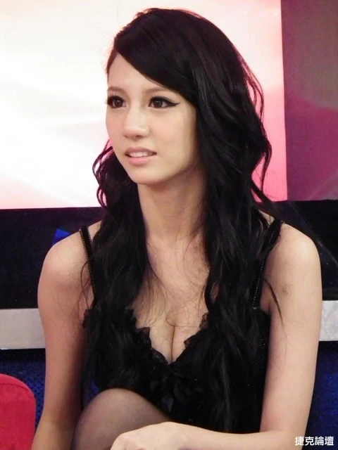 111106x3zoho0z3j66pogm.webp