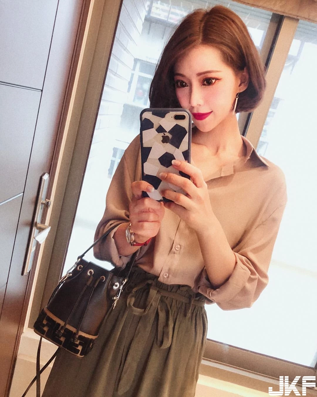 182856mjlztltrrtezdlee.webp